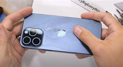 Iphone 15 Pro Max Son Verre Arrière Se Brise Facilement Sous La