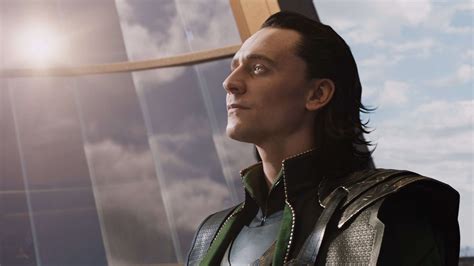 Tom Hiddleston Inizia Le Riprese Nei Panni Di Loki Sul Set Di Thor