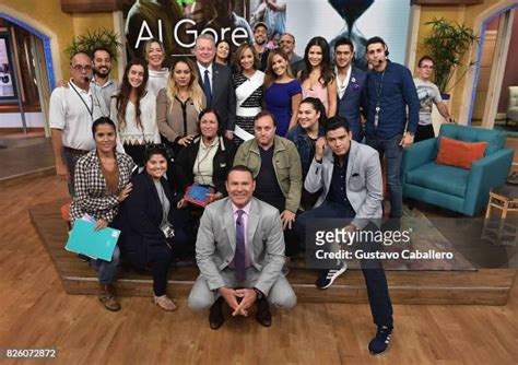 503 Despierta America Cast Photos & High Res Pictures - Getty Images