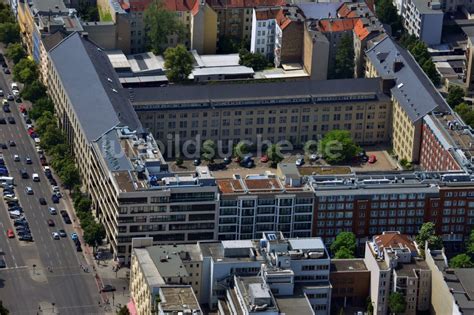 Berlin aus der Vogelperspektive Wohn und Geschäftshaus Neubau