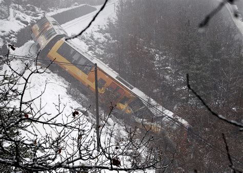 Tragedia Sulle Alpi Deraglia Treno Morti E Feriti Meteopalermo