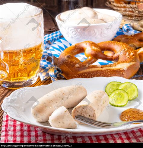 Leckere Bayerische Oktoberfest Wei Wurst Mit S Em Lizenzfreies Bild