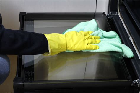 13 Oven Cleaning Hacks That Actually Work