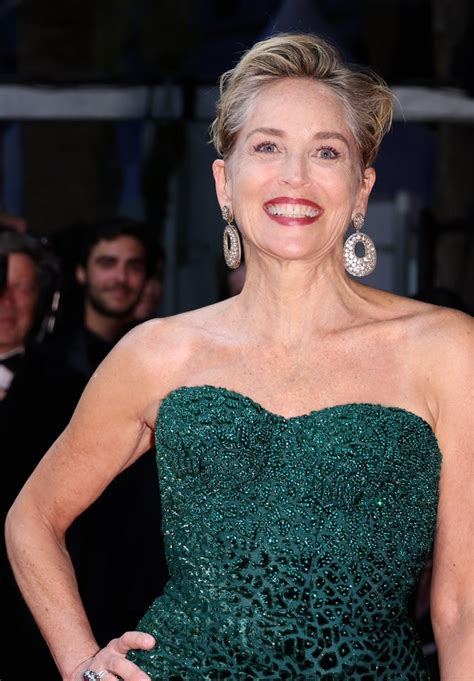 Aos Anos Sharon Stone Revela Ter Sido Abandonada Por Um Homem Mais