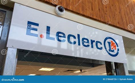 E Leclerc Sign Brand French Hypermarket Leclerc Logo Text And Arrow