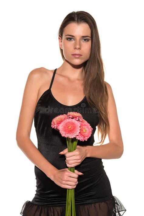 Brunette Na Roupa Interior Cor De Rosa Imagem De Stock Imagem De Olhos Undergarments