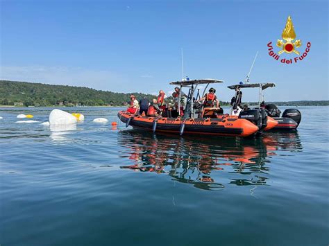 Naufragio Sul Lago Maggiore La Barca Poteva Trasportare Massimo