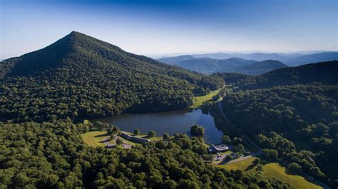 8 Places To Stay In Virginias Blue Ridge With A Waterfront View