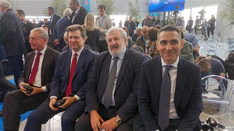 Foggia Inaugurato Nuovo Stabilimento Iveco Nuovi Bus Entro Il