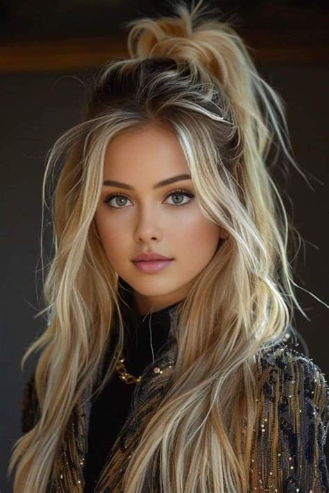 Pin by Hilde on Schönheit in 2024 Long blonde hair Honey blonde hair