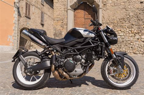 MOTO MORINI CORSARO 1200 ZZ Road Test: Better Stil | DriveMag Riders