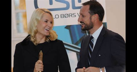 Mette Marit Et Haakon De Norv Ge Pour Leur Retour Au Pays Ils Ont La