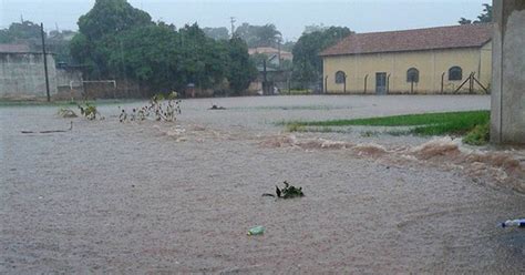 G Moradores De Bairro De Pirapozinho Reclamam De Alagamentos