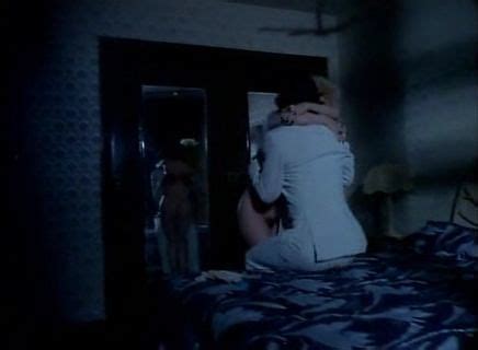 Naked Blanca Nieves in Solicito marido para engañar