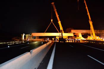 Nuovo Ponte Sullautostrada A Regolari Le Operazioni Di Varo