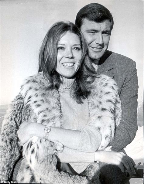 Tracy Diana Rigg Club James Bond France