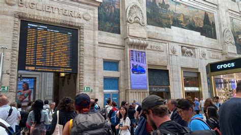 Milano Caos In Stazione Centrale A Garibaldi Rogoredo E Lambrate