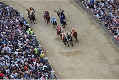 Palio Di Siena La Contrada Della Chiocciola Vince La Provaccia