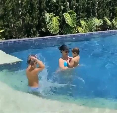 Andressa Suita Brinca Os Filhos Na Piscina Da Sua Mans O Lindos