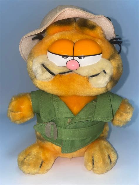 Vintage Dakin Garfield The Cat Safari Hat And Suit Garfield Plush Toy