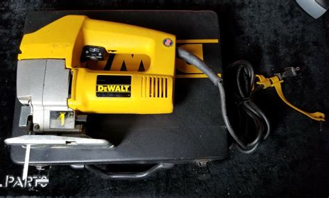 Dewalt Dw318 Variable Speed Orbital Jig Saw W Pro Metal Hard Case Ebay