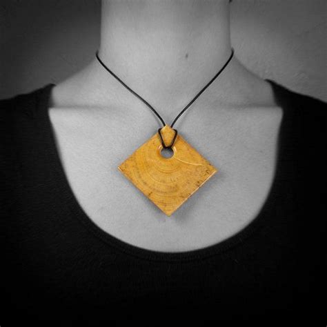 Pendentif En Bois Pi Ce Unique Fait Main Essences De Bois Etsy France