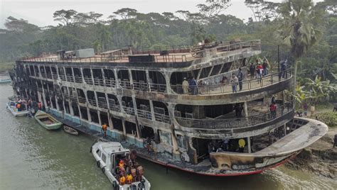 Bangladesh Incendio A Bordo Di Un Traghetto Almeno Vittime La