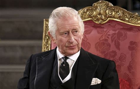 Mort De La Reine Elisabeth Ii Face Au Parlement Le Roi Charles Iii