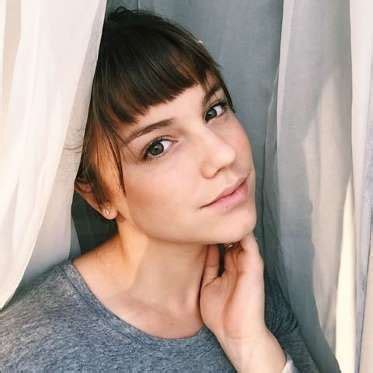 Alice Wegmann Entra Para O Escal O Da Tv Globo Alice Cabelo Curto