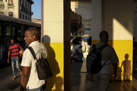 Fuji X100F In Havana - The Perfect Street Photography Camera? - StreetShootr