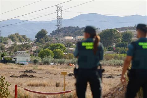 Mata A Tiros A Su Mujer Y A Su Hijastro En Benaguasil Y Luego Se Suicida