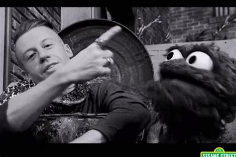 Macklemore and Oscar the Grouch parody 'Thrift Shop' - UPI.com