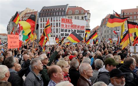 Herz Statt Hetze Mehr Als In Dresden Gegen Pegida Fotos