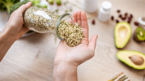 Hemp Seeds Are Ridiculously Healthy: Start Cooking with Them