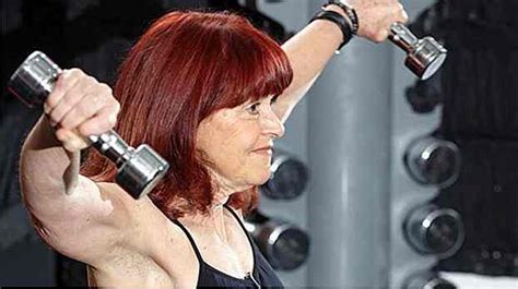 Lincroyable Histoire De Grand Mère Qui Est Devenue Bodybuilder à 63 Ans