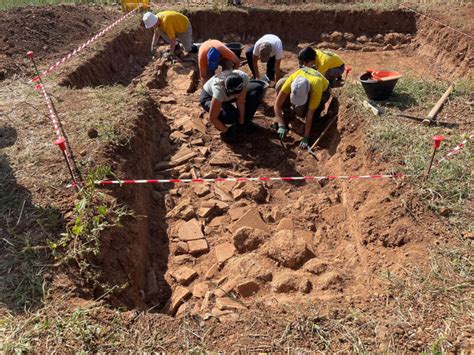 Calabria Dagli Infiniti Tesori Scoperto Antico Luogo Di Culto Dedicato