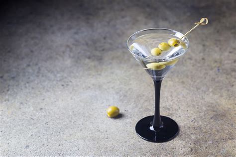 How to make a gin martini without vermouth - Booze Bureau