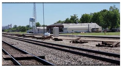 6 17 24 Deer Jumps The Tracks In Centralia BNSF Coal Trains Empty