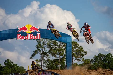 What S The Difference Between Motocross And Supercross