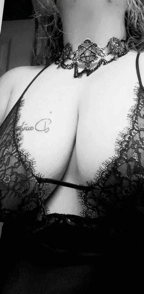 ShowNTell Milf Collection 25 Pics XHamster