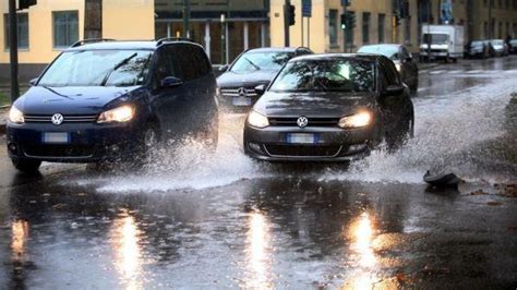 Maltempo Allerta Meteo In Campania Previsti Temporali E Grandine