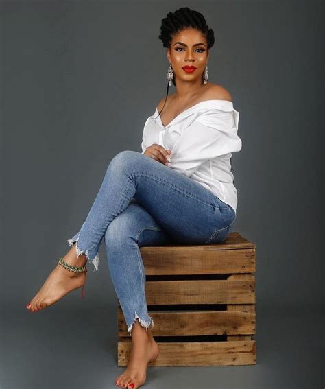 Ex Bbnaija Housemate Venita Poses Half Naked In Darlings New