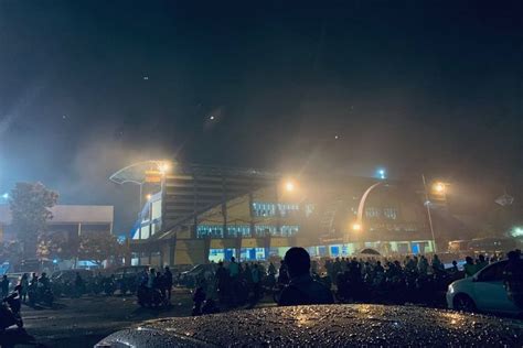 127 Orang Meninggal Dunia Akibat Kerusuhan Suporter Arema Di Stadion