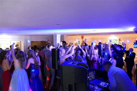 Prom 2022 Photos Gallery – Shuttleworth College