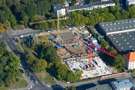 Luftbild Berlin Baustelle zum Neubau des Schulgebäudes 32 Schule