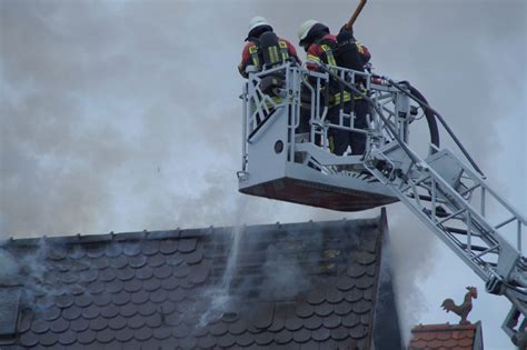 Brand in Weil im Schönbuch Einsatzkräfte entdecken Leiche