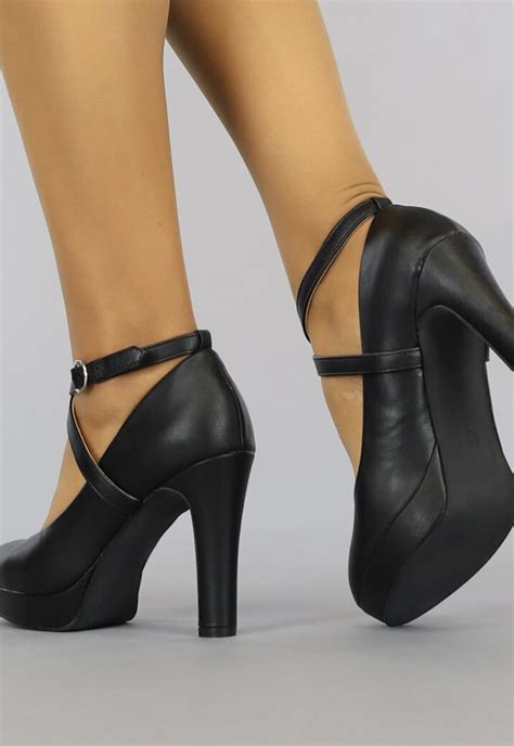 Zwarte Lederlook Pumps Met Enkelbandje Uwantisell Nl