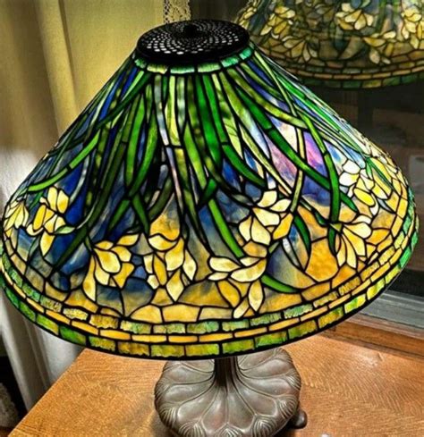 Pin By Edith Juárez On Lámparas Tiffany Lamps Leaded Glass Stained Glass Lamps