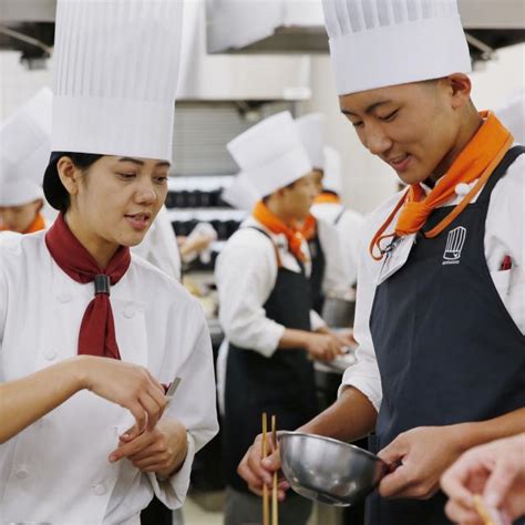 楽しく学べる！在校生と先生と一緒に餃子／新宿調理師専門学校のオープンキャンパス情報と予約申込【スタディサプリ 進路】