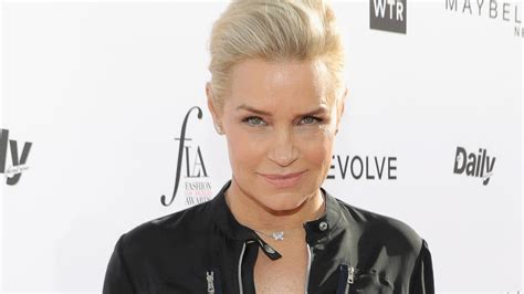 Yolanda Hadid Habla Sobre La Depresión Y La Recaída En La Enfermedad De